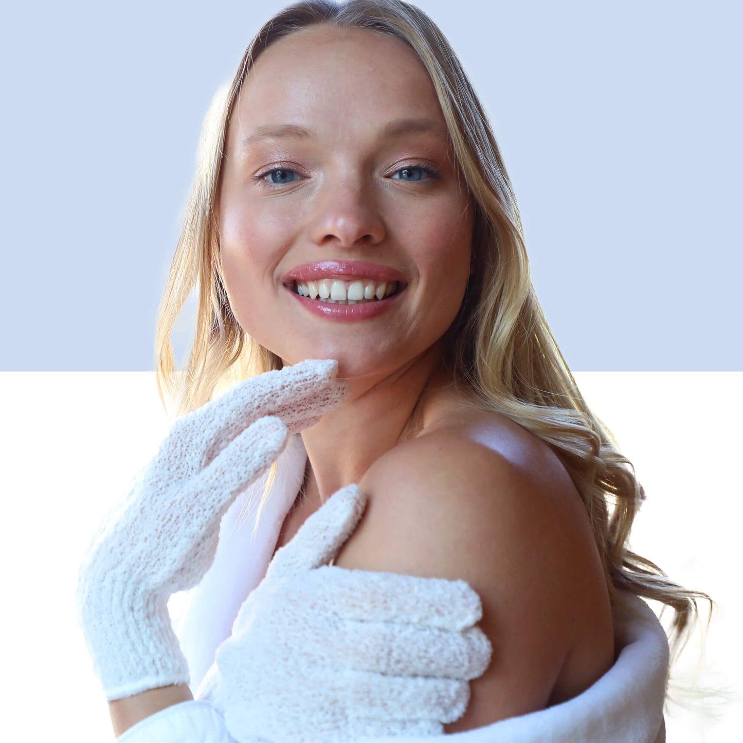 Afterspa Exfoliating Gloves _ to exfoliate the body. 